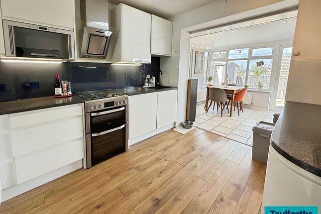 4 Ambleside Avenue, Barnoldswick photo 4