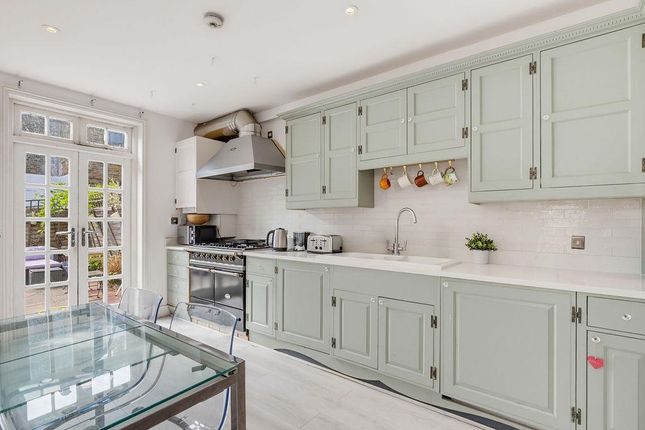 39, Rowallan Road, London photo 4