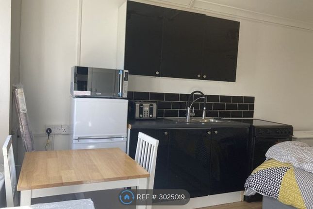 1-bed flat on Collingwood Road, Basildon, £750/mo