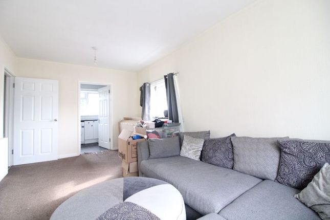 412, Selbourne Road, Luton photo 4