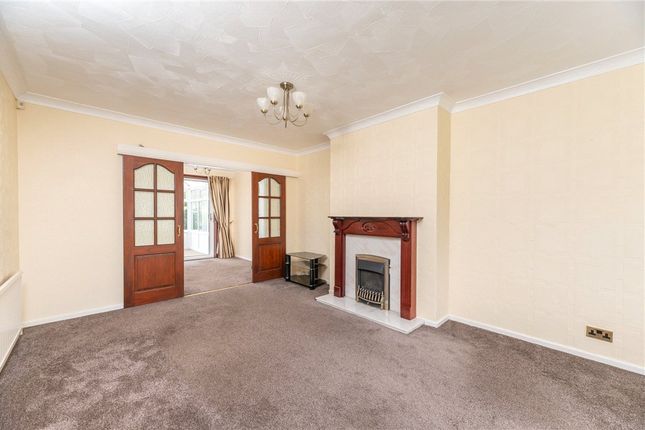 30, West Farm Avenue, West Yorkshire photo 3