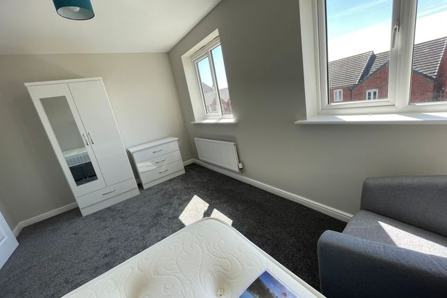 Town house to rent in Hoskins Lane, Middlesbrough