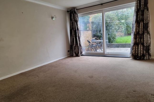 Semi-detached house to rent in Greenbank Road, Watford