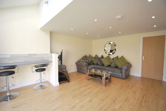 Llantrisant Street, Cardiff photo 3