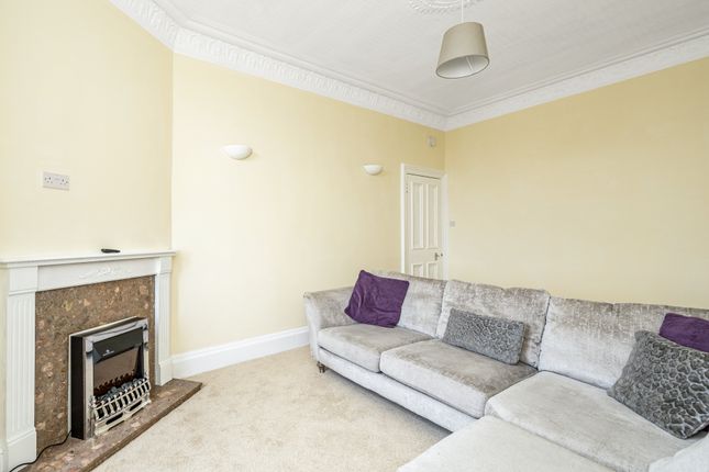 7 (1F2), Meadowbank Place, Edinburgh photo 4