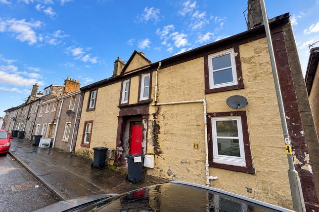 3-bed flat on Cochrane Street, Kilbirnie, £65,000