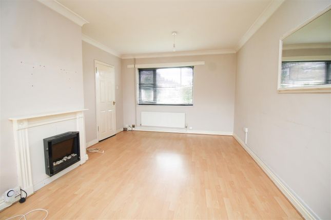137, Fold Croft, Harlow photo 4
