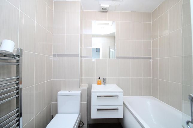 Flat 3, 10, Oriental Place, Brighton photo 4