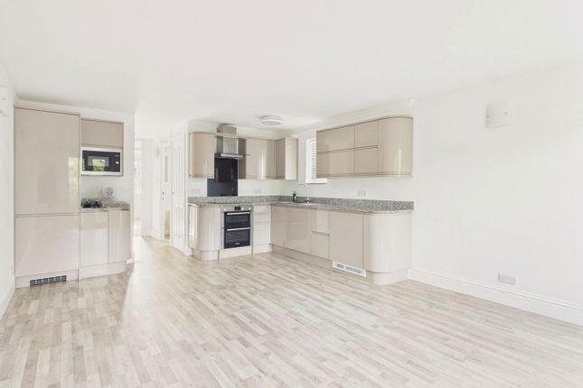 Westlands,Flat 33, Kings Road, Horsham photo 3