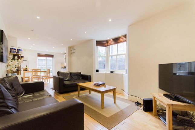 Flat to rent in Solon Road, London