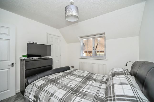 17, Shefford photo 5