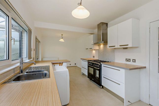 41, Moorlands Crescent, Huddersfield photo 4