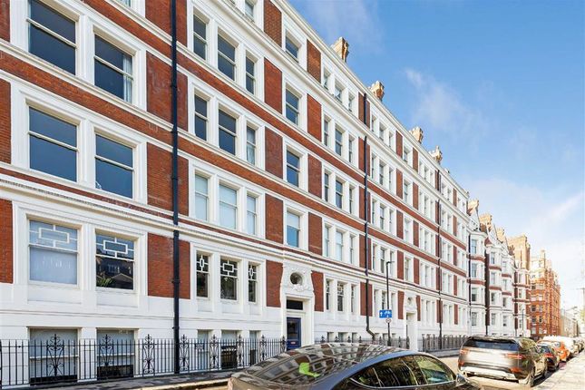 Thumbnail Flat for sale in Ridgmount Gardens, London