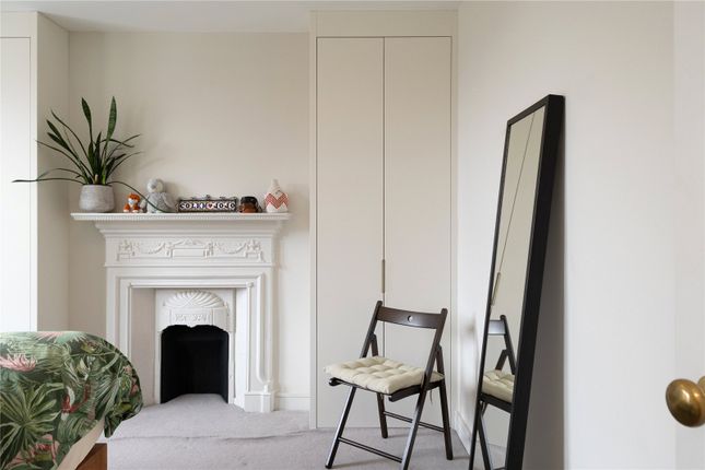 52A, Collingbourne Road, London photo 2