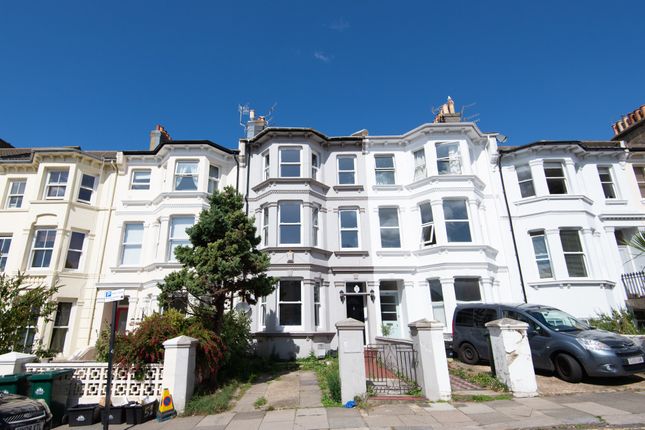 A Charming, Classic Terraced House With A Well-Mai...