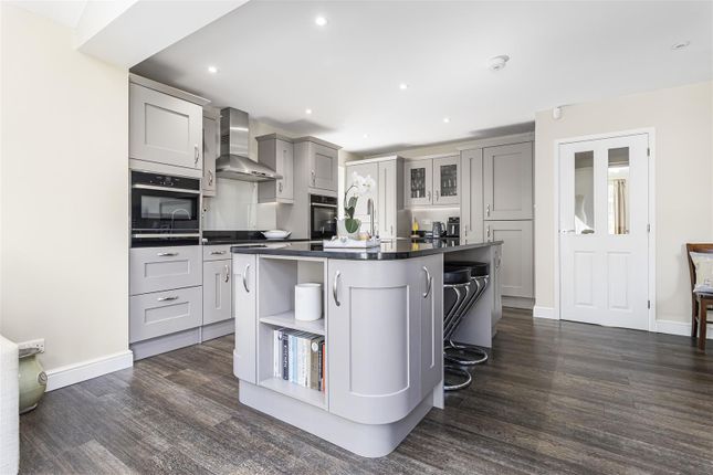 5, Ferndale Close, Newmarket photo 4