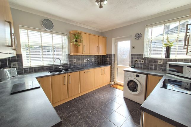 2 Peterfield Road, Coalville photo 2