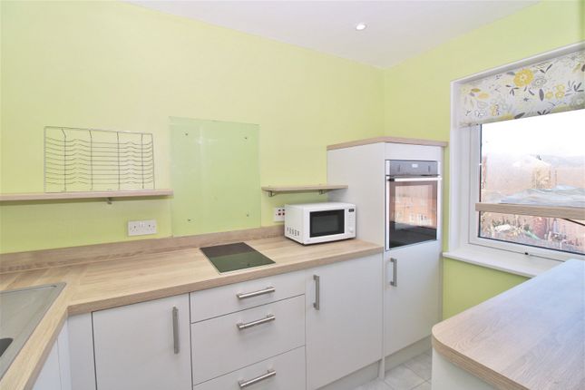 Flat for sale in Inglewood, The Spinney, Swanley