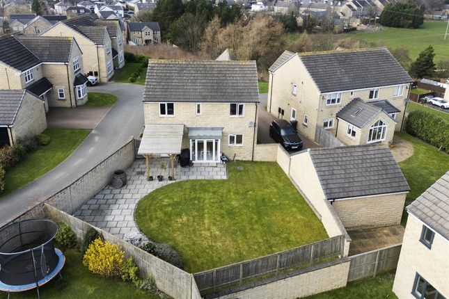 28, Pavilion View, Huddersfield photo 4