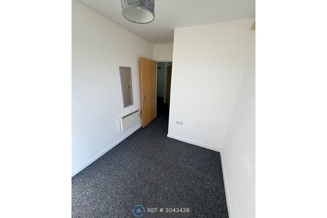 Flat, Lyme Place King Street, Dukinfield photo 5