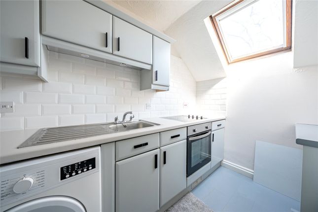 27 Holmwood, 21, Park Crescent, Leeds photo 4