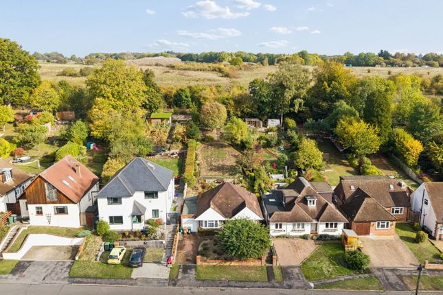 Whitelands Avenue, Rickmansworth photo 2