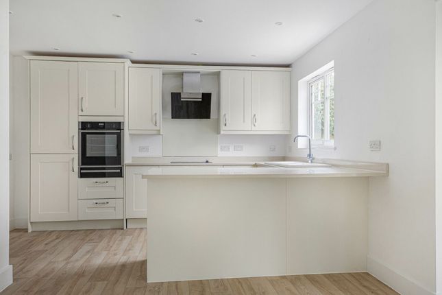 1 Hobbs End, Henley-On-Thames photo 2