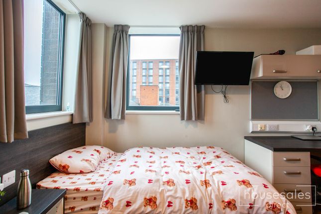 Apartment, 210, Sheffield photo 4