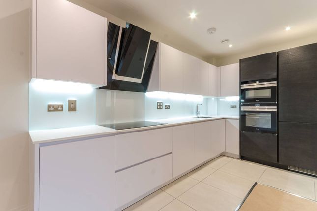 Thumbnail Flat to rent in Imperial Square, North Finchley, London