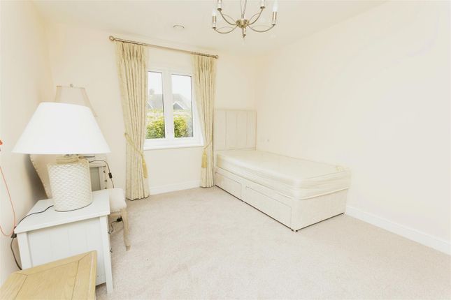 Flat for sale in Wardington Court, Welford Road, Northampton