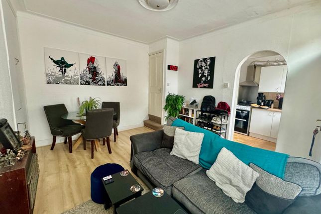 6, Woodview Terrace, Leeds photo 2