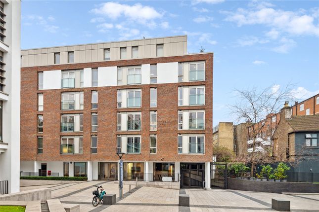 Flat for sale in Wingate Square, London