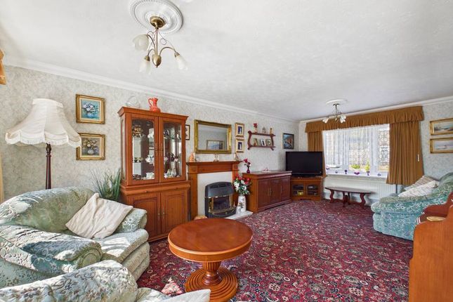 6, Capel Close, Felixstowe photo 3