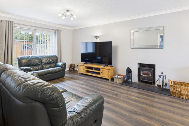 11 Cundell Drive, Cottenham photo 2