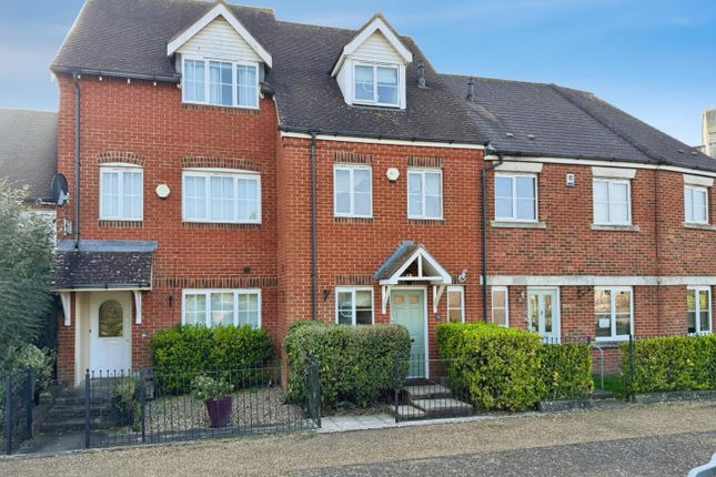 3-bed house on 8, Sir John Fogge Avenue, Ashford, £340,000