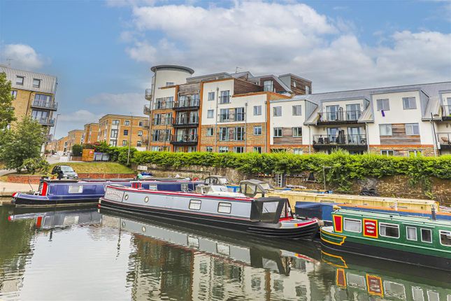 2 bed flat for sale in The Waterfront, Hertford SG14