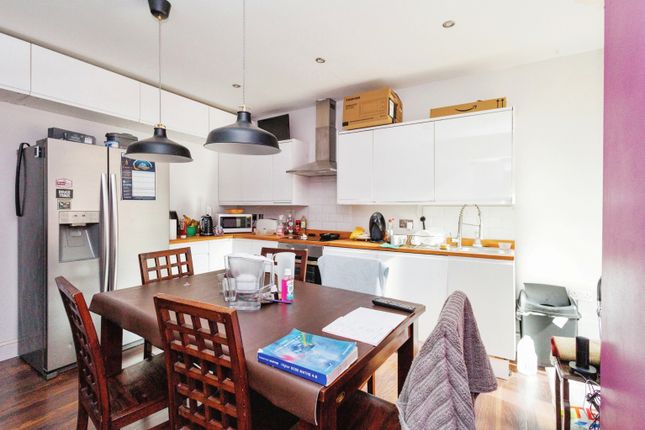 Flat for sale in Warwick Avenue, West Didsbury, Manchester, Greater Manchester