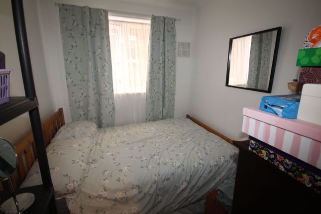F1, Berkeley Court, Hove photo 4