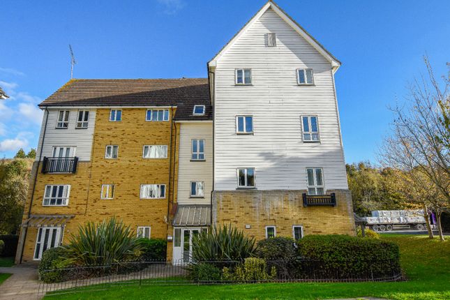 Flat to rent in Compass Court, Gravesend