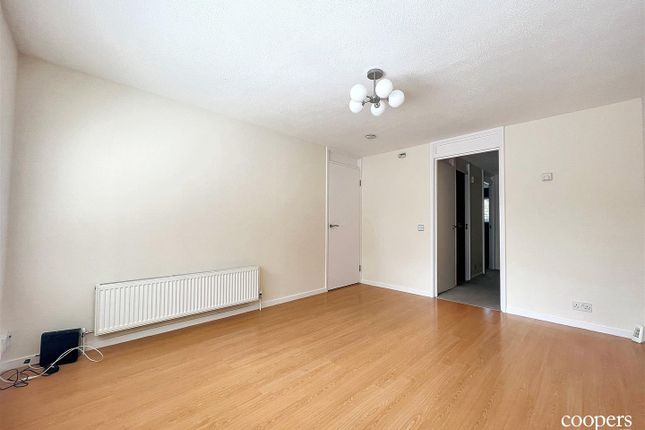 14, Standale Grove, Ruislip photo 3