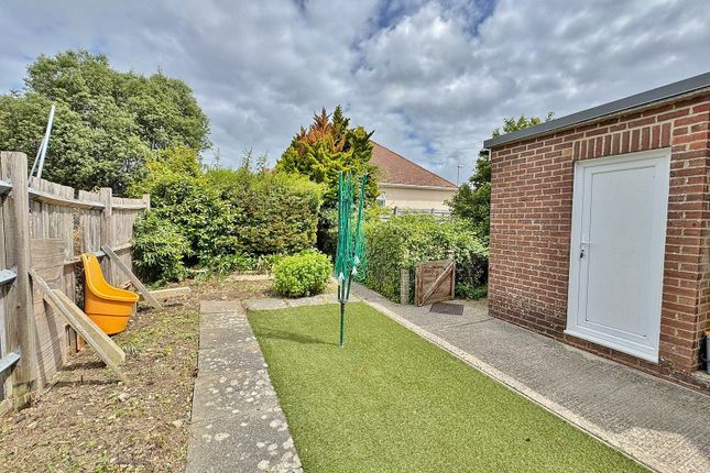 Ground Floor Flat, 19, Seaway Grove, Fareham photo 2