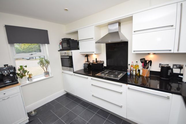 8, Bridge Court, Wrecclesham photo 2