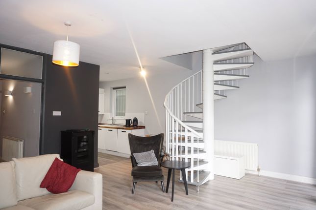 FLAT 1 NUTLEY COURT, Honor Oak Road, FOREST HILL photo 4
