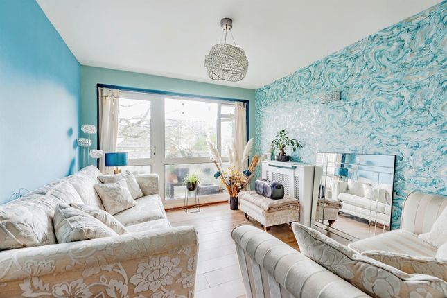 Flat for sale in Warwick Road, Redhill