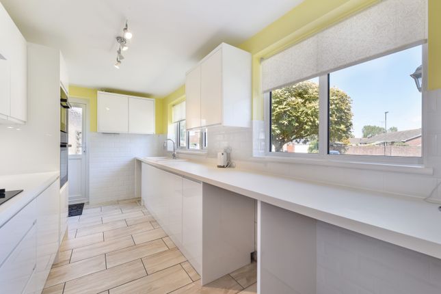 8, Uppark Way, Felpham photo 3