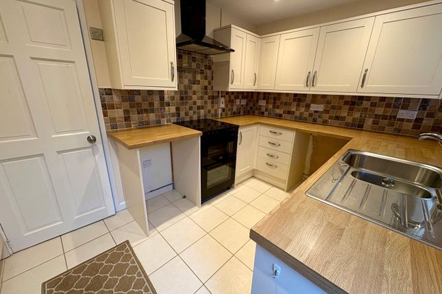 3, Blenheim Crescent, Leicester photo 4