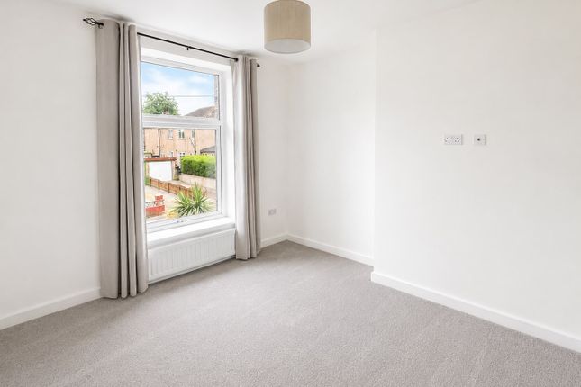 9, Crestville Terrace, Bradford photo 4