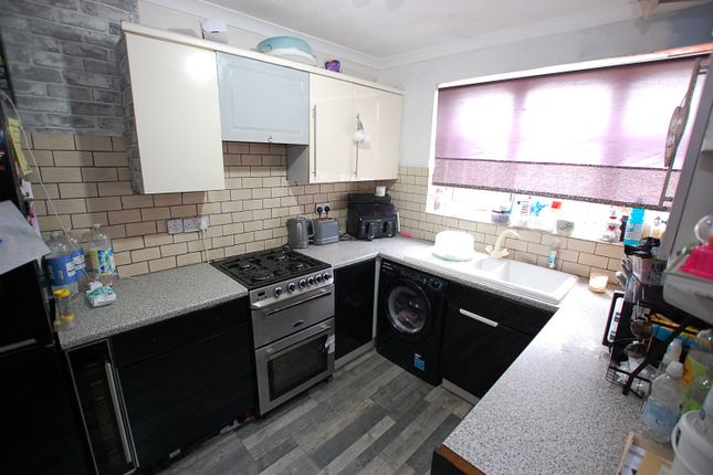 2, Stoneyfield, Greater Manchester photo 4