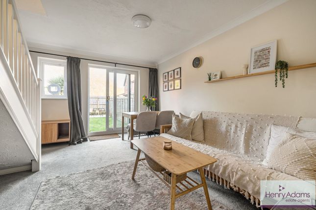 31 Sandringham Road, Petersfield photo 2