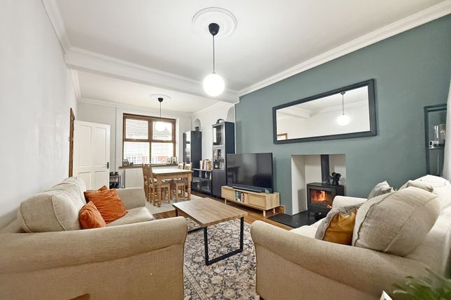 16, Llest Terrace, Pontypridd photo 3